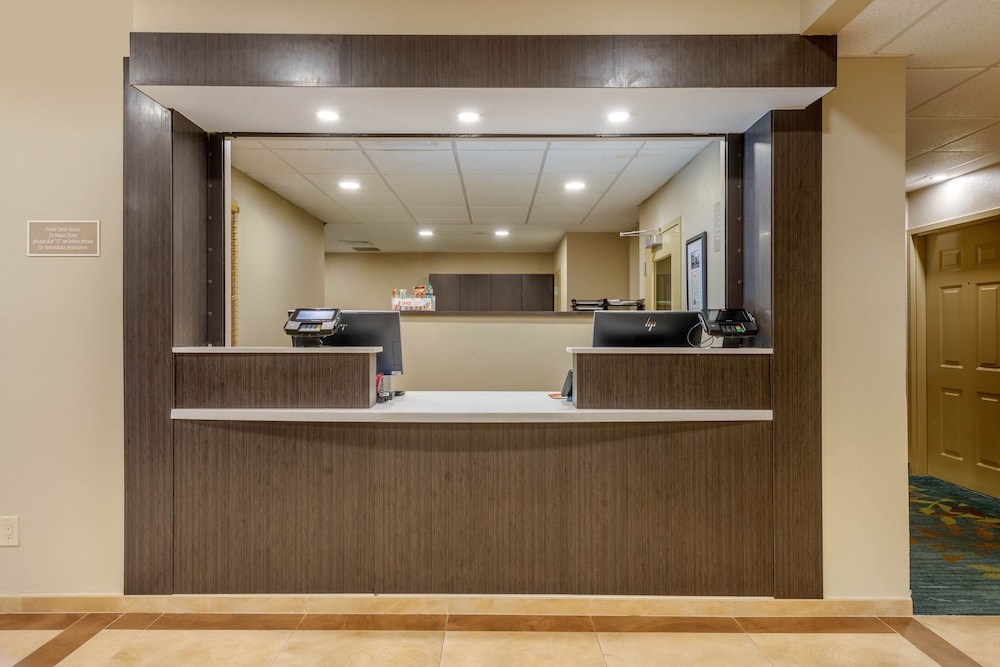 Candlewood Suites Fort Myers Sanibel Gateway by IHG - photo 29
