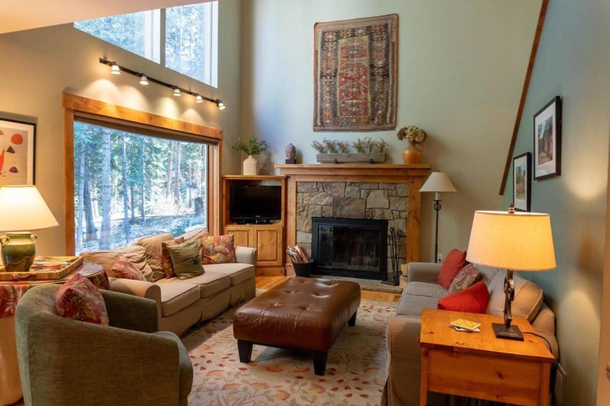 3 BDR Mountain Home with Hot Tub Minutes to Lifts — 4-Star Luxury Hotel in Breckenridge, United States