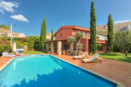 Villa Casa Del Sol with private pool — 4-Star Luxury Hotel in Palaia Fokaia, Greece