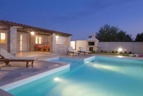 Ferienhaus Georgine mit Pool in Pula, Croatia