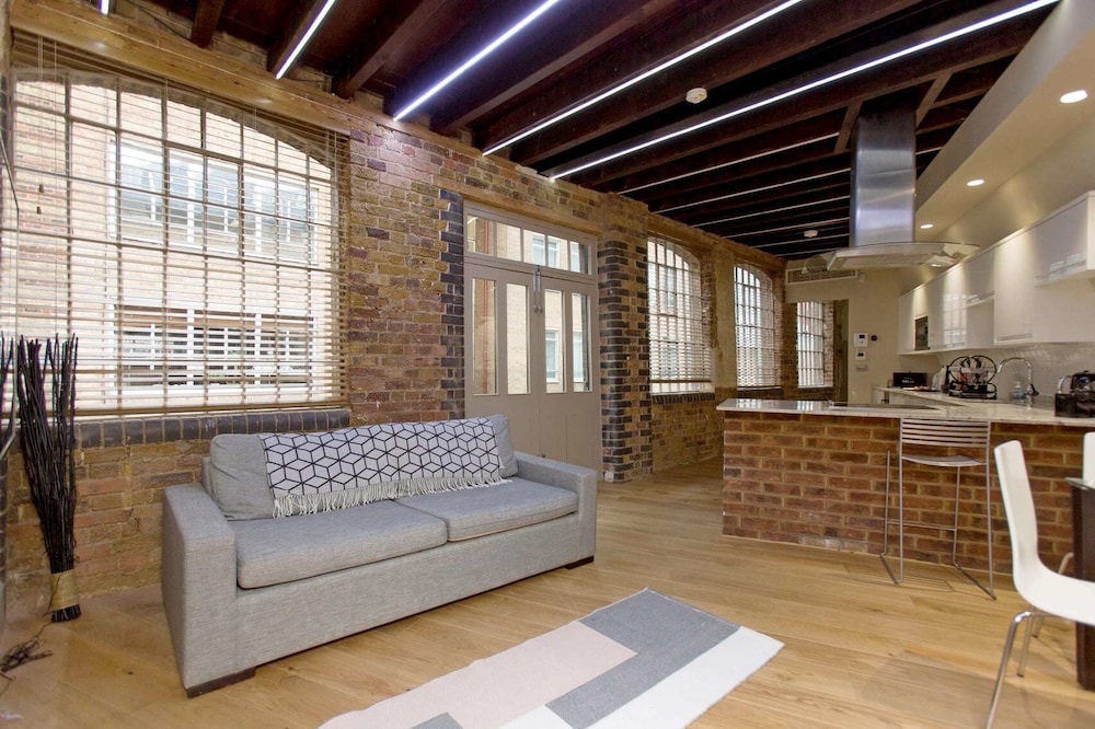 Luxury Loft Oxford Street with AC — 4-Star Luxury Hotel in London, United Kingdom