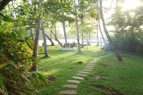 River Loom — Kovalam — photo 3