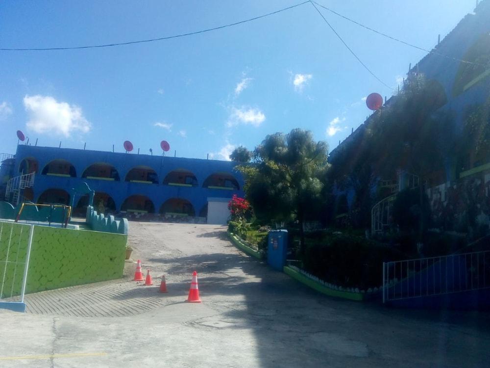 Hotel Paz en la Tormenta in Sumpango, Guatemala