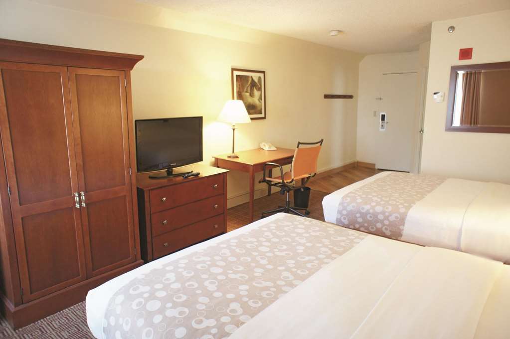 La Quinta Inn & Suites by Wyndham Stamford New York City - photo 29