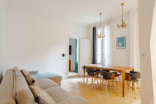 Beautiful Family Flat Nearby the Flea Market Stade de France Montmartre in Saint-Ouen, France