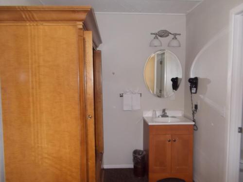The Atomic Inn - photo 11