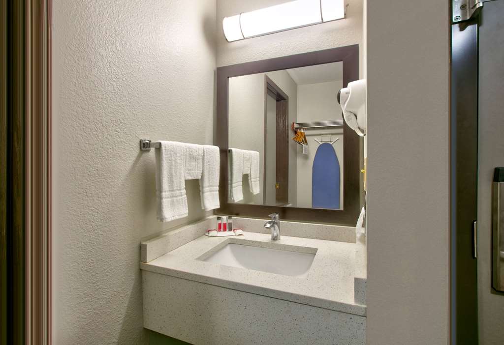Days Inn by Wyndham Tunica Resorts - photo 44