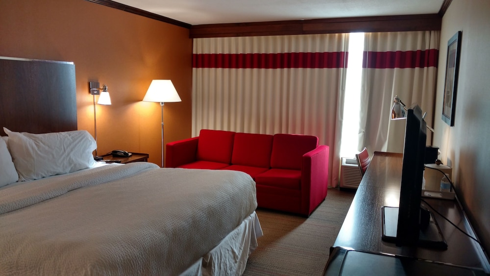 Four Points by Sheraton Kansas City Airport - photo 6