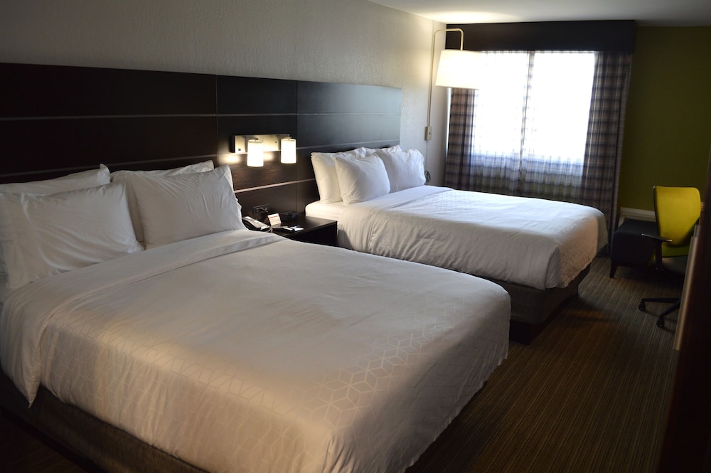 Holiday Inn Express & Suites Miami Hialeah by IHG - photo 15