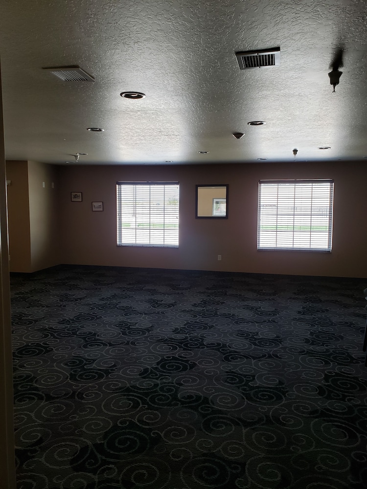 Cobblestone Inn & Suites Schuyler - photo 47