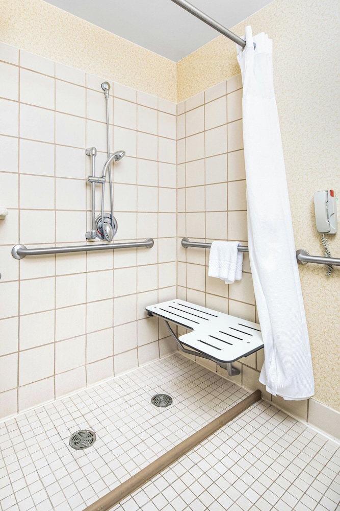 Fairfield Inn & Suites South Boston - photo 16