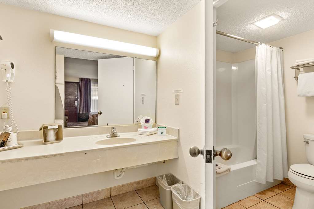 Americas Best Value Inn Ocean Inn - photo 17