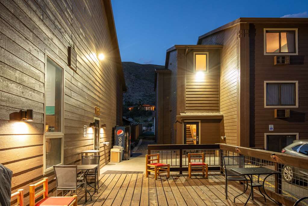 Super 8 by Wyndham Gardiner Yellowstone Park Area - photo 19