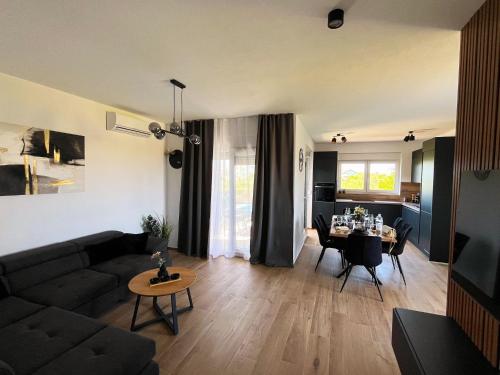 Apartman Luce — 4-Star Luxury Hotel in Sukosan, Croatia