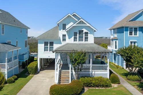 Skippers Landing — Manteo