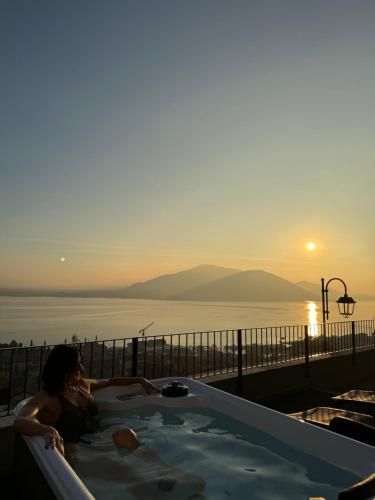 Terrazza Sulle Mura Appartamento Luna — 4-Star Luxury Hotel in Predore, Italy