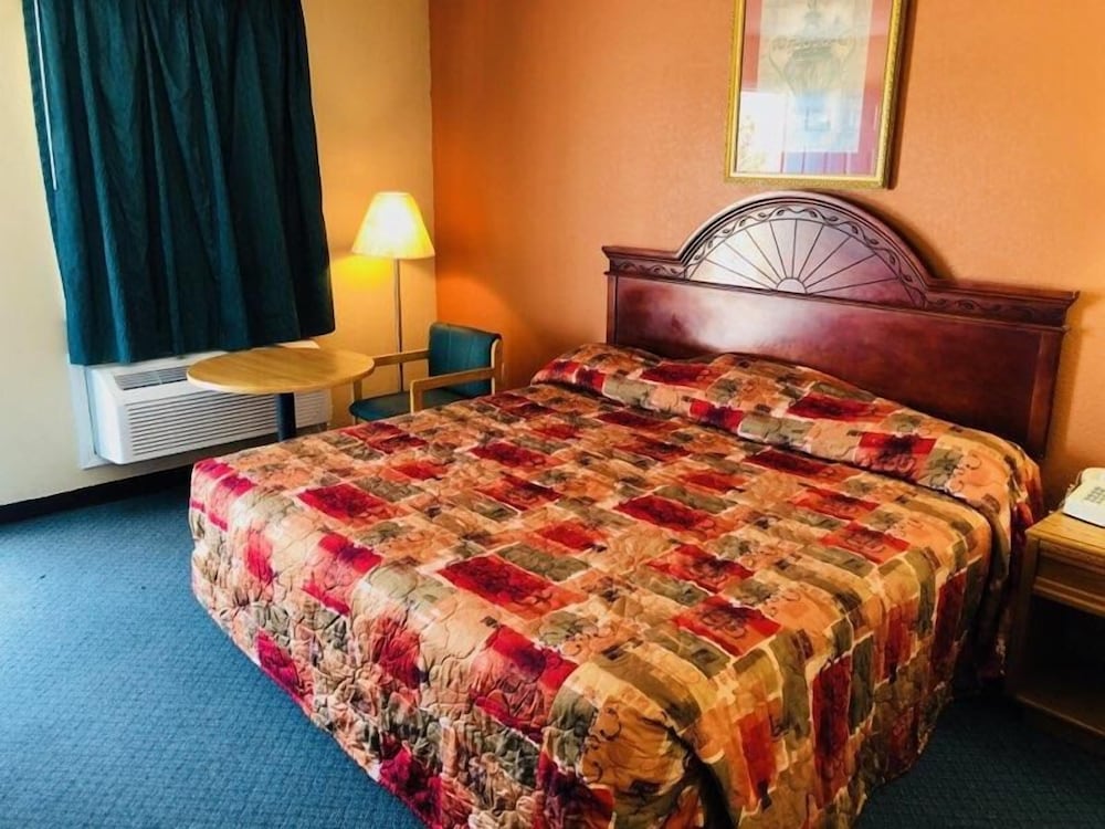 Rest Inn Motel - photo 12