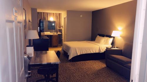 Americas Best Value Inn Brinkley - photo 2