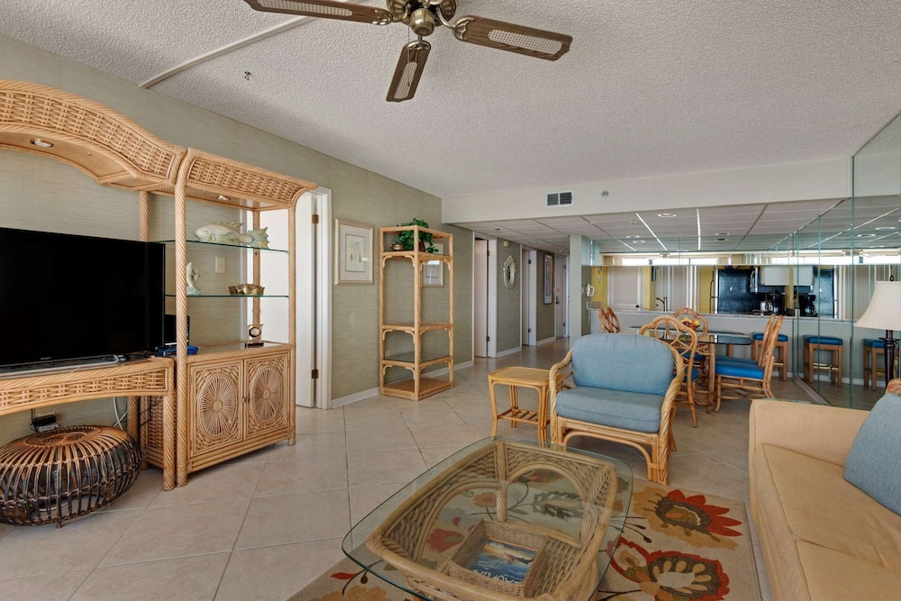 Edgewater Beach Resort Tower 3 811 - photo 7