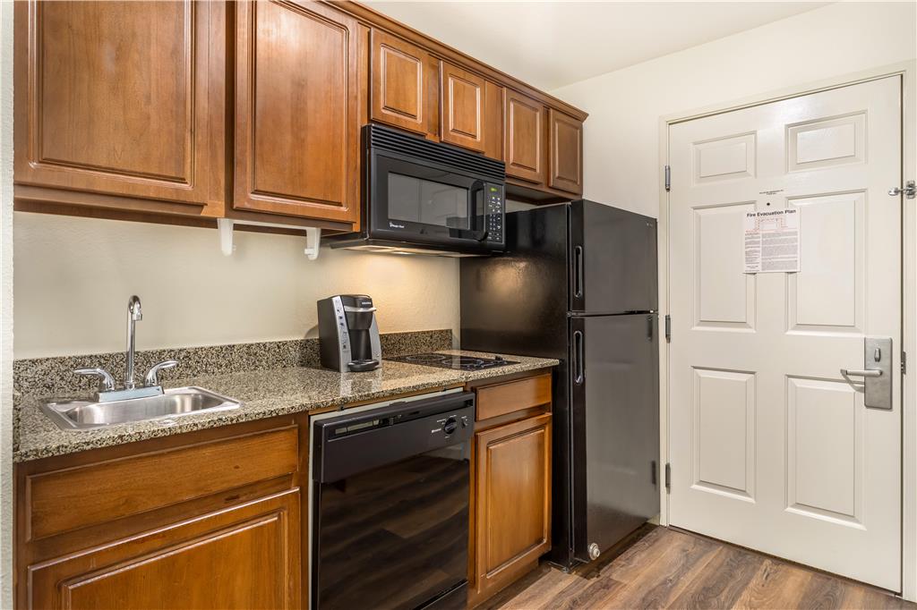 Best Western Plus Valdosta Hotel & Suites - photo 17
