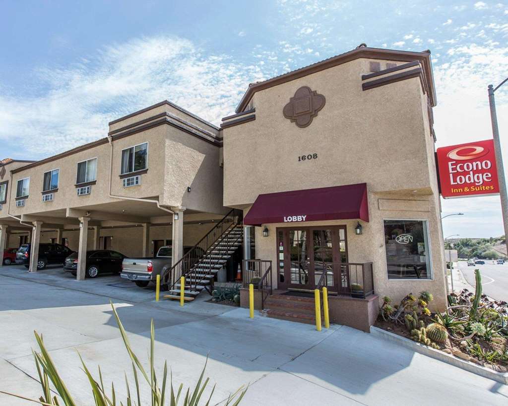 Econo Lodge Inn & Suites Fallbrook Downtown - featured photo