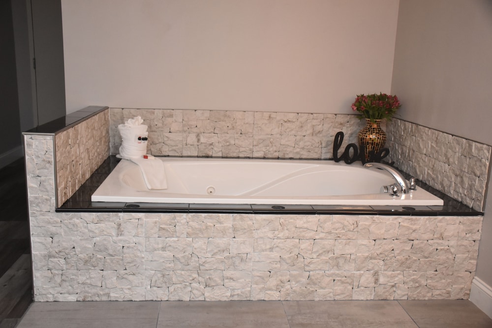 Ramada by Wyndham Vineland Millville Area - photo 14