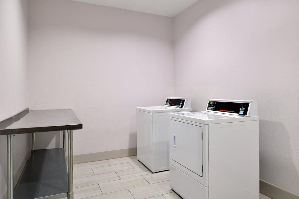 Holiday Inn Express Hotel & Suites Royse City by IHG - photo 42