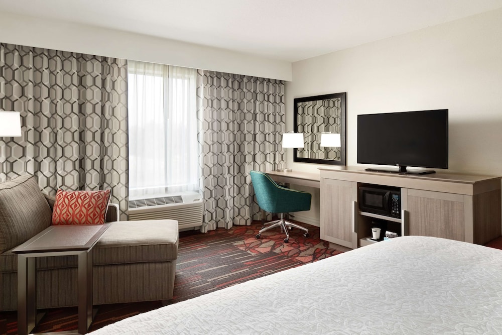 Hampton Inn & Suites St. Louis Alton - photo 14