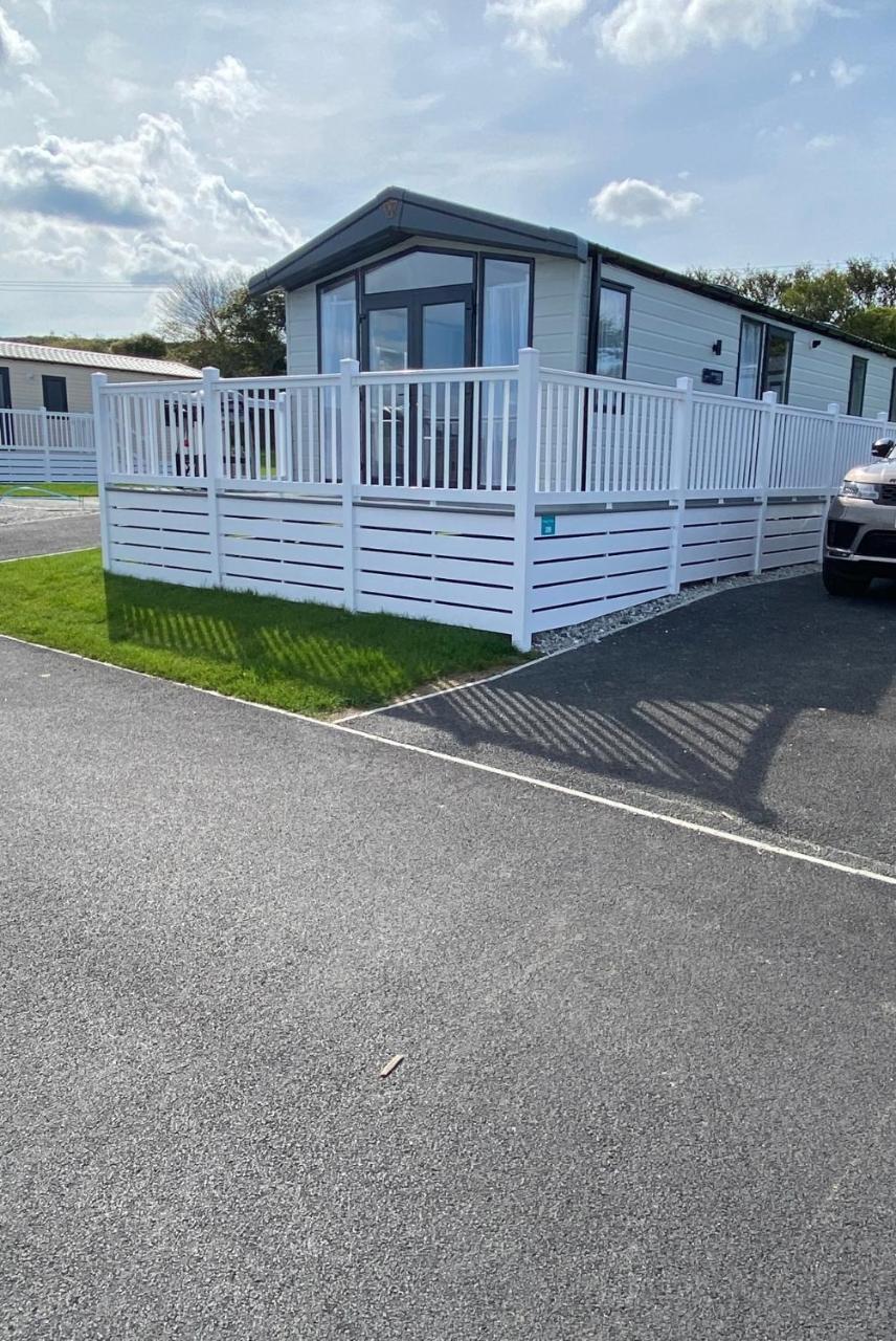 Riverwood Lodge — 4-Star Luxury Hotel in Porth, United Kingdom