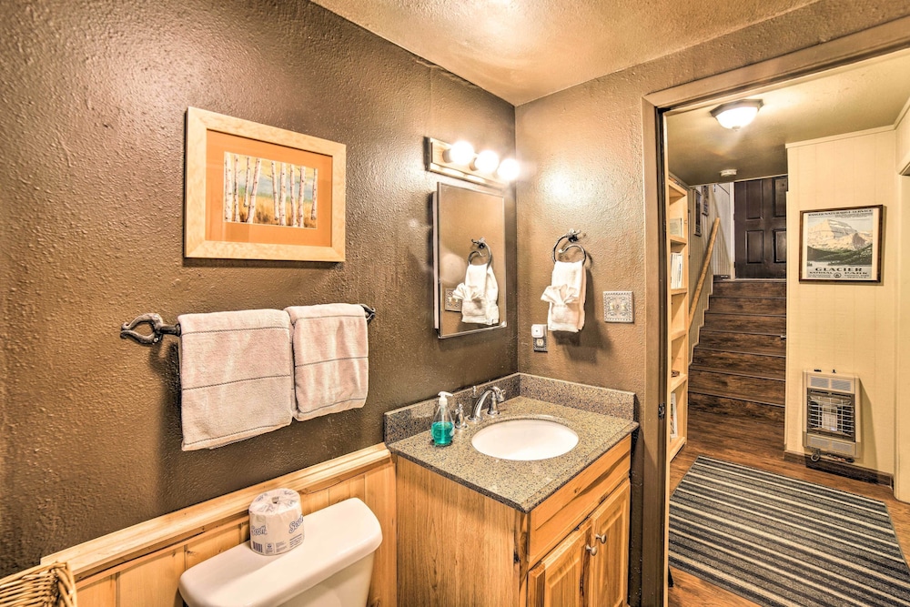 Rustic Condo w Patio: Walk to Angel Fire Resort - photo 4