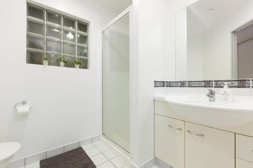 Stylish and Spacious Downtown Mount Maunganui — 4-Star Luxury Hotel in Tauranga, New Zealand