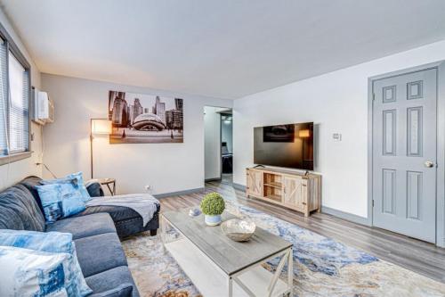 Luxury King Sleep Number Historic Location — 4-Star Luxury Hotel in Elmwood Park, United States