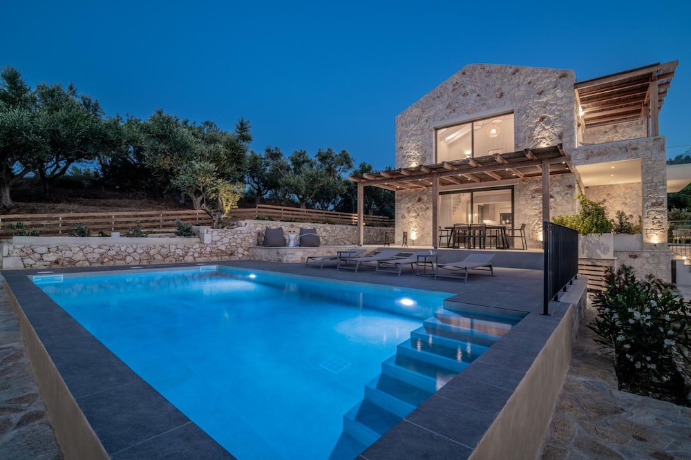 Villa Cossoro Ena in Zakynthos — 4-Star Luxury Hotel in Zakynthos, Greece