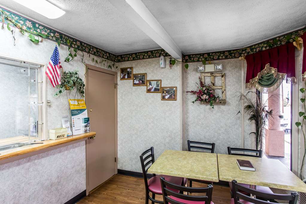 Rodeway Inn Goodlettsville South - photo 22