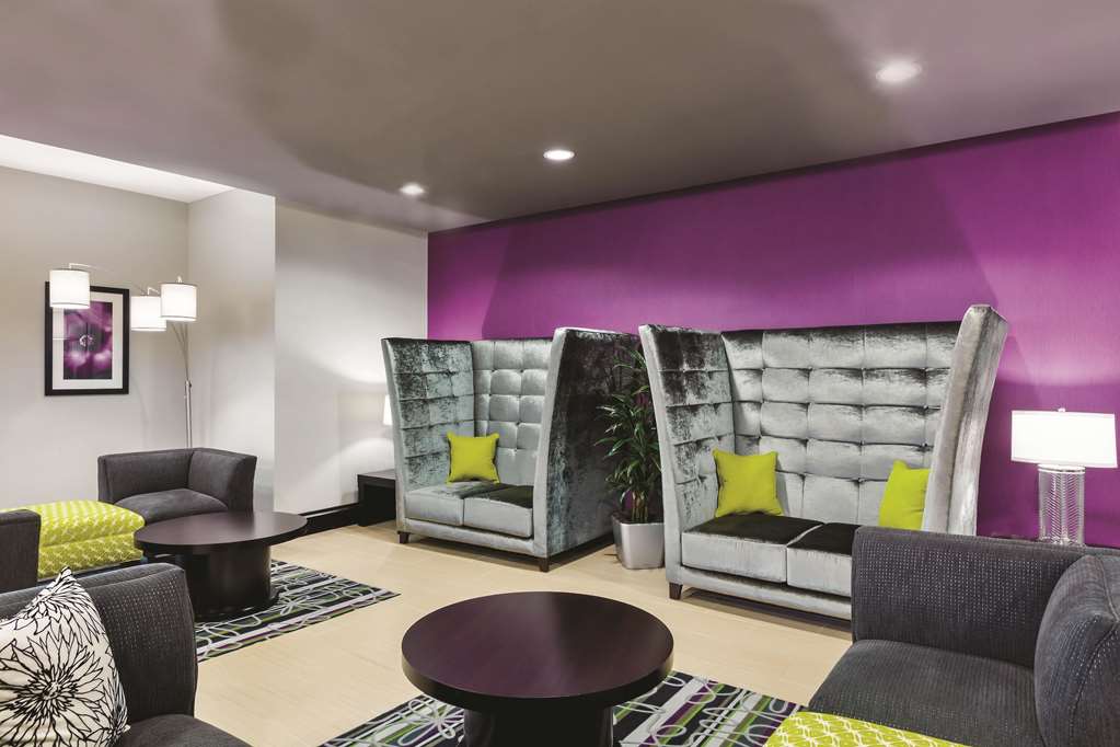 La Quinta Inn & Suites by Wyndham Rockport Fulton - photo 7