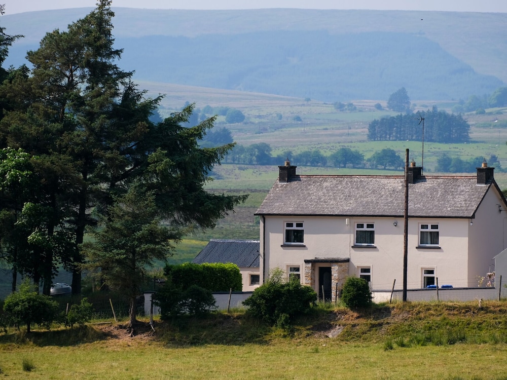 Peter's Farmhouse — 4-Star Luxury Hotel in Cookstown, United Kingdom