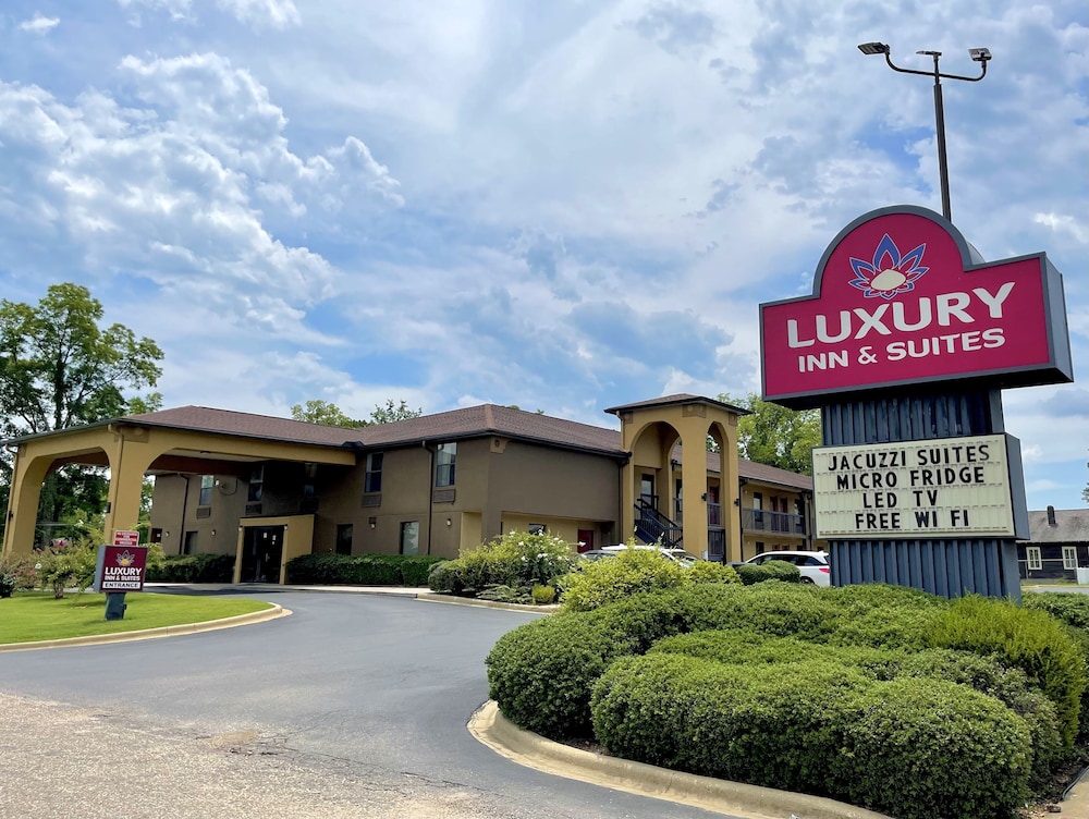Luxury Inn and Suites - photo 11