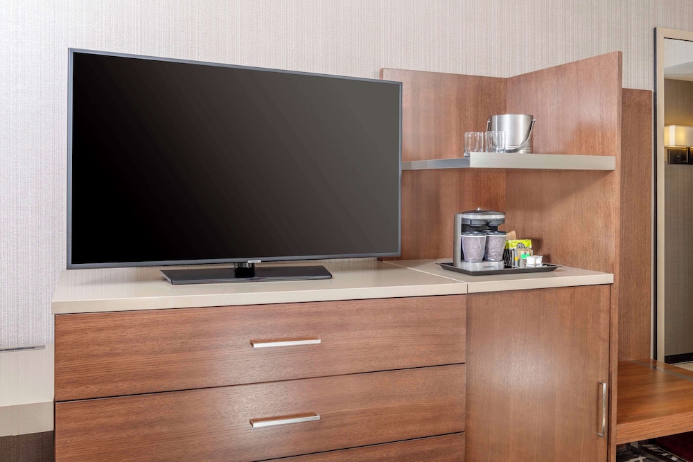 DoubleTree by Hilton Hotel San Bernardino - photo 11