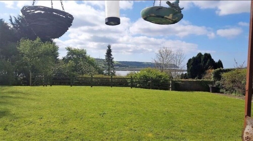 Cosy Coach House Cottage — 4-Star Luxury Hotel in Carmarthen, United Kingdom