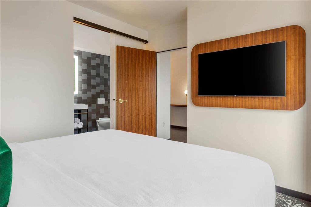 Cambria Hotel Boston Downtown Seaport - photo 31