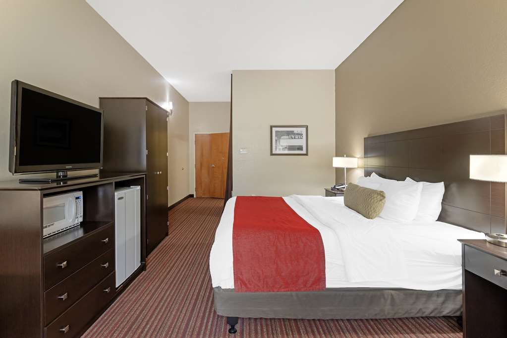 Best Western Plus Bradbury Inn & Suites - photo 25