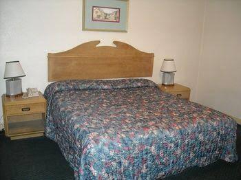 Coronado Inn - photo 8