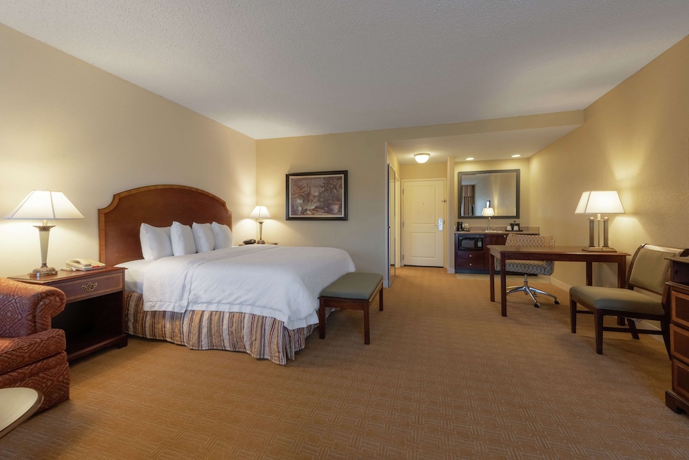 Hampton Inn & Suites Vicksburg - photo 18
