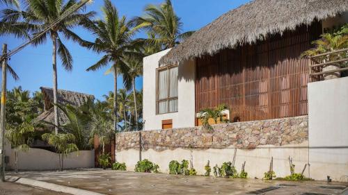 Beachfront Villa Punta Mita Litibu — Higuera Blanca — photo 2