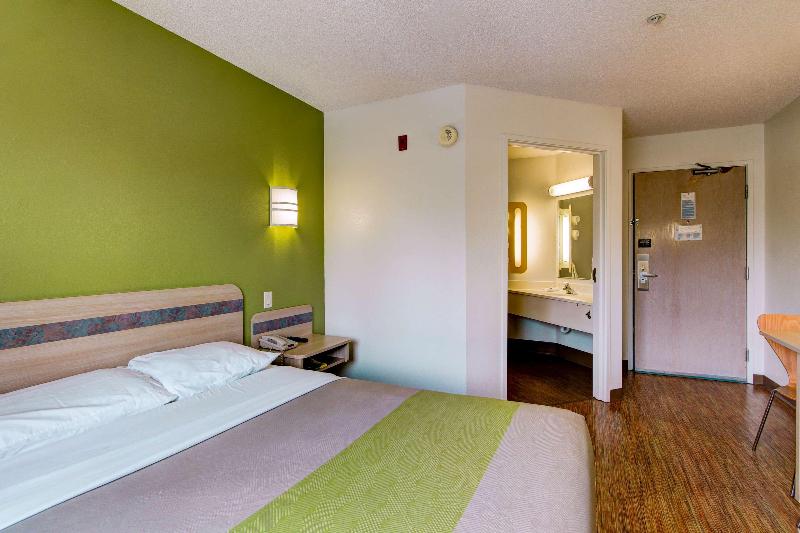 Super 8 by Wyndham Aurora East - photo 19