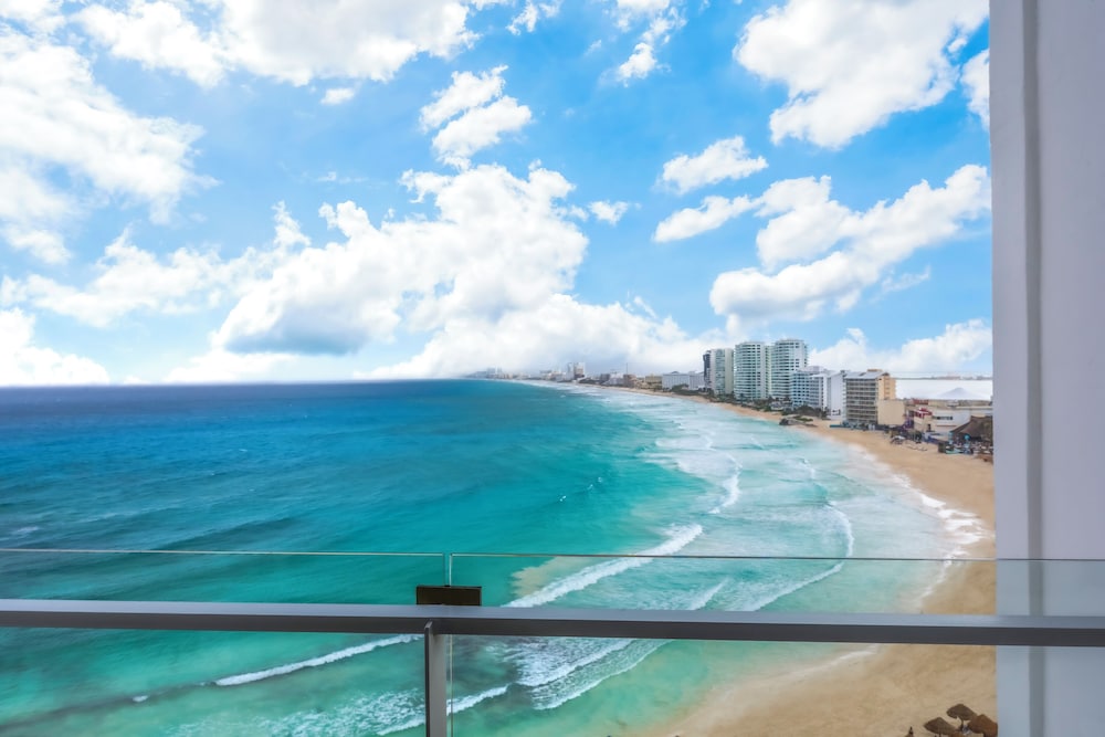 Krystal Grand Cancun All Inclusive