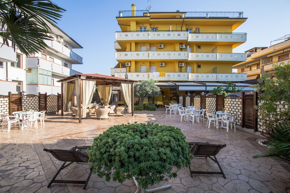 Nelson Hotel - carbon neutral hotel in Alba Adriatica