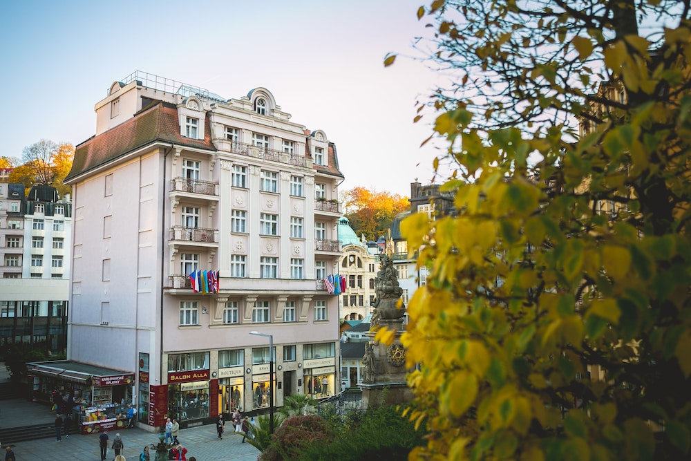 Art Deco Wolker By Astoria Hotel & Medical Spa — 4-Star Luxury Hotel in Karlovy Vary, Czech Republic