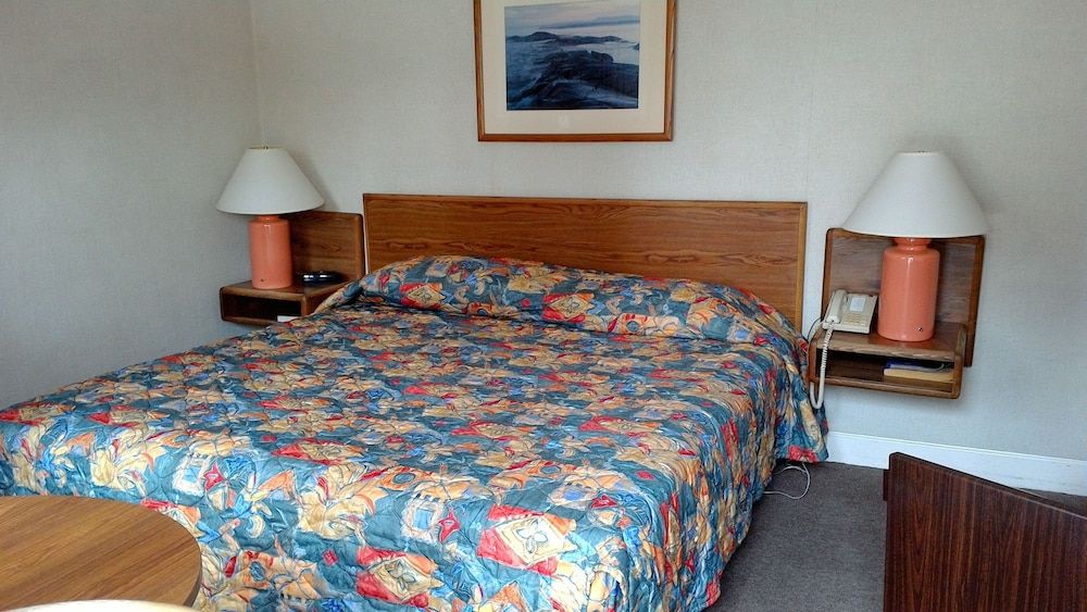 Spruceglen Inn - photo 12