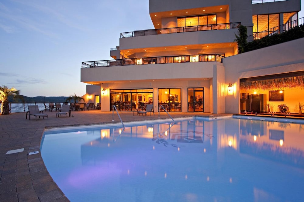 D’Monaco Luxury Resort in Branson, United States